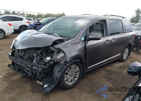 2017 Toyota Sienna Xle 8 Passenger из США, поврежденный, VIN 5TDYZ3DC2HS817588